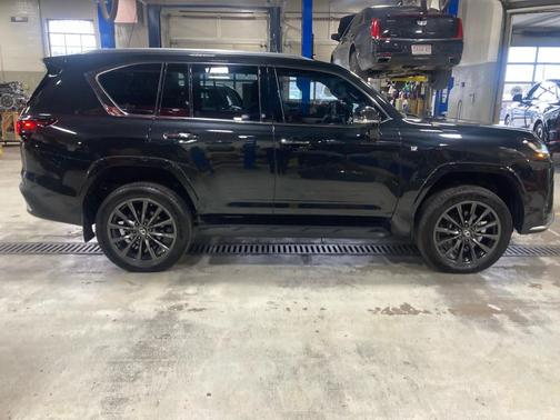 2025 Lexus LX 700h F Sport