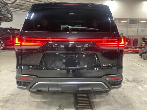 2025 Lexus LX 700h F Sport