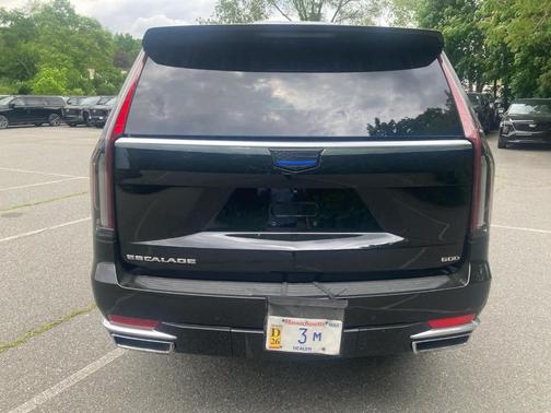 2022 Cadillac Escalade Luxury