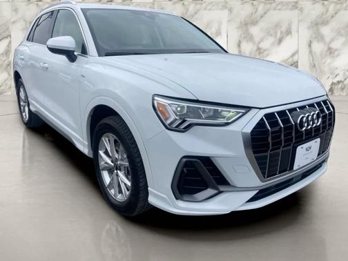 2024 Audi Q3 45 S line Premium