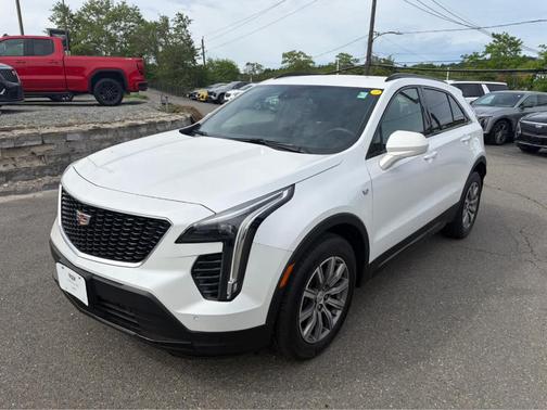 Crystal White Tri-Coat 2019 Cadillac XT4 Sport