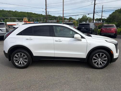 Crystal White Tri-Coat 2019 Cadillac XT4 Sport