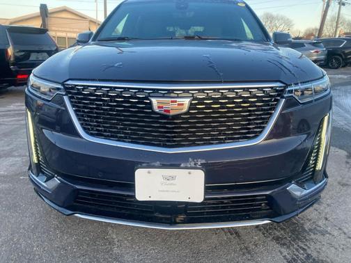 2025 Cadillac XT6 Premium Luxury AWD