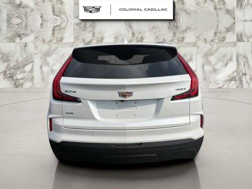Crystal White Tri-Coat 2024 Cadillac XT4 Luxury