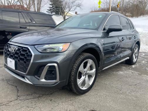 2022 Audi Q5 45 S line Premium Plus