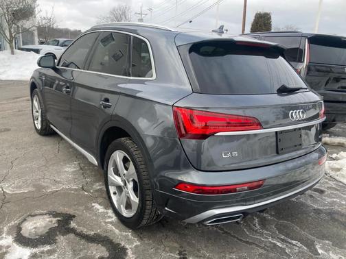 2022 Audi Q5 45 S line Premium Plus