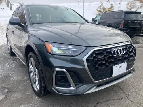 2022 Audi Q5 45 S line Premium Plus