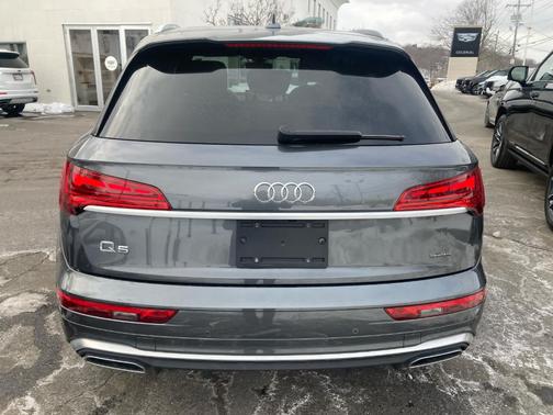2022 Audi Q5 45 S line Premium Plus