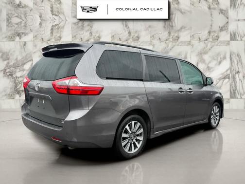 2020 Toyota Sienna XLE Premium