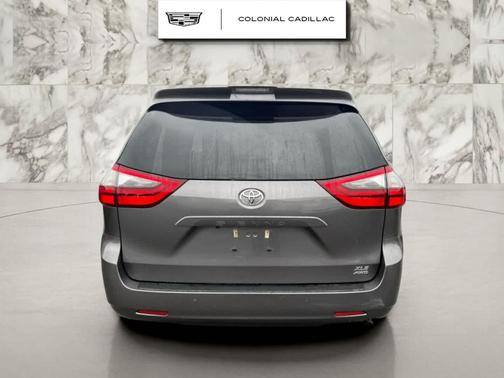 2020 Toyota Sienna XLE Premium