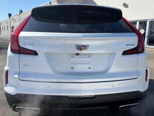 2024 Cadillac XT4 Premium Luxury
