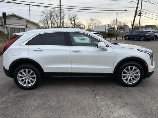 2023 Cadillac XT4 Luxury