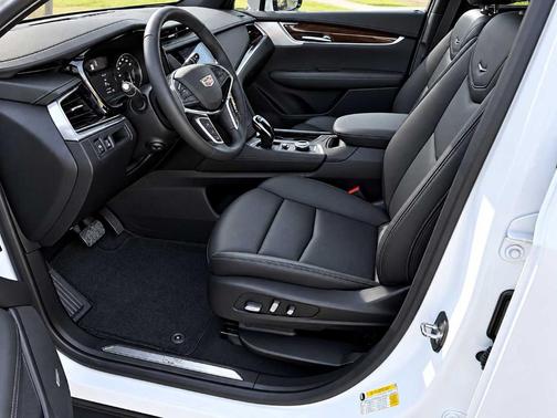 Crystal White Tri-Coat 2024 Cadillac XT5 Premium Luxury