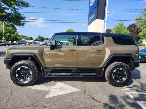 Deep 2025 GMC HUMMER EV SUV 2X