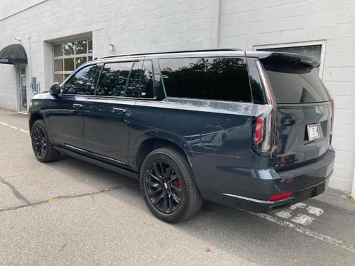 2022 Cadillac Escalade ESV Sport Platinum
