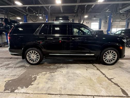 2024 Cadillac Escalade ESV Premium Luxury