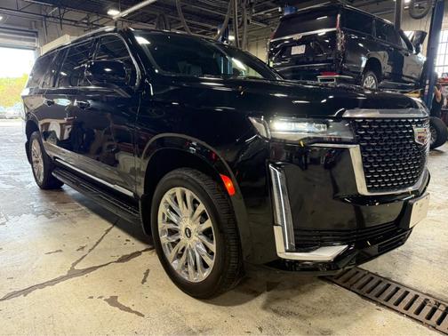 2024 Cadillac Escalade ESV Premium Luxury