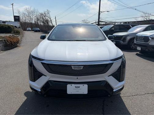 Crystal White Tri-Coat 2025 Cadillac OPTIQ Luxury