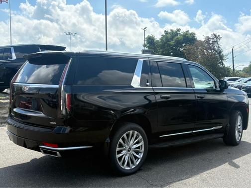 2024 Cadillac Escalade ESV Luxury