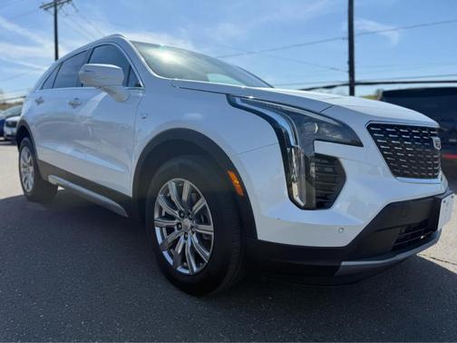 2023 Cadillac XT4 Premium Luxury