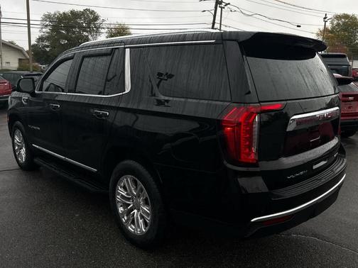 2022 GMC Yukon SLT