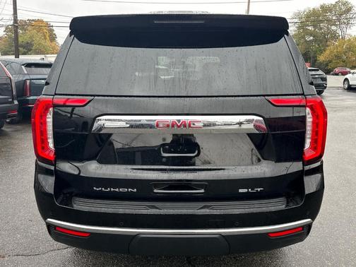 2022 GMC Yukon SLT