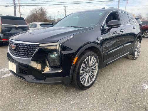 2024 Cadillac XT4 Premium Luxury