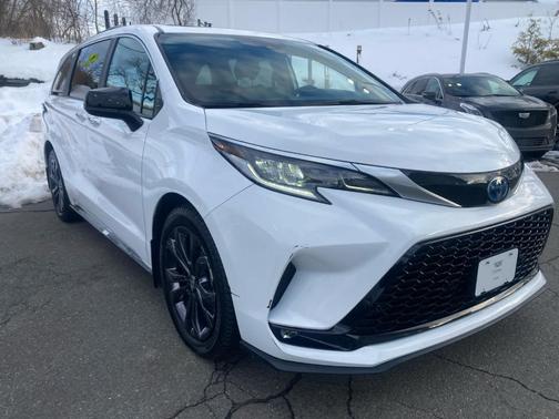 2024 Toyota Sienna XSE 7 Passenger