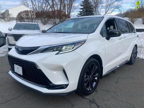 2024 Toyota Sienna XSE 7 Passenger