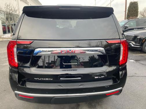2024 GMC Yukon SLT