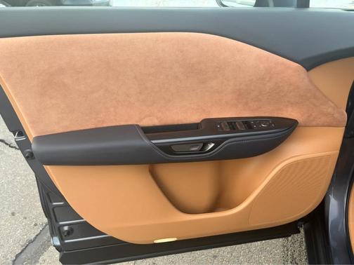 2023 Lexus RZ 450e Luxury