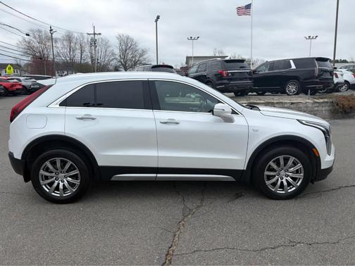 Crystal White Tri-Coat 2022 Cadillac XT4 Premium Luxury