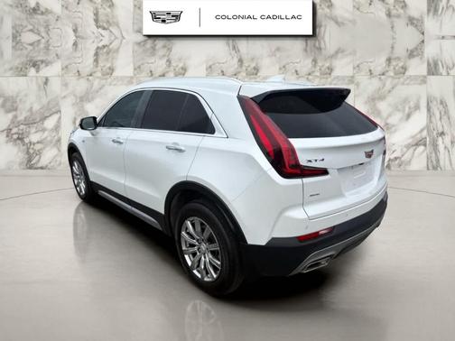 Crystal White Tri-Coat 2022 Cadillac XT4 Premium Luxury