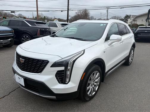 Crystal White Tri-Coat 2022 Cadillac XT4 Premium Luxury