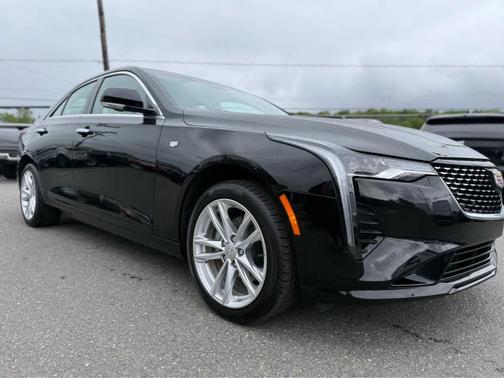 2024 Cadillac CT4 Luxury