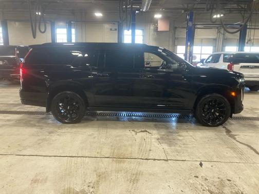 2023 Cadillac Escalade ESV Sport