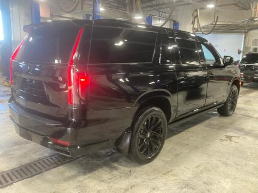 2023 Cadillac Escalade ESV Sport