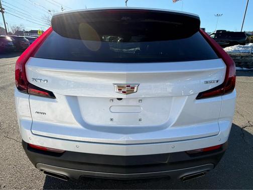 2023 Cadillac XT4 Premium Luxury