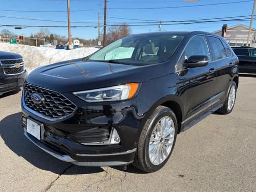 2023 Ford Edge Titanium