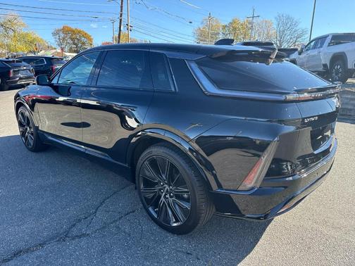 2024 Cadillac LYRIQ Sport