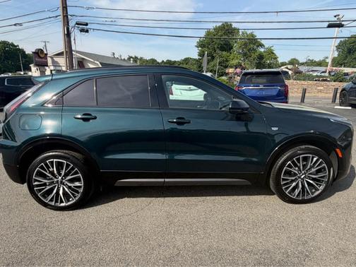 Emerald 2025 Cadillac XT4 Sport