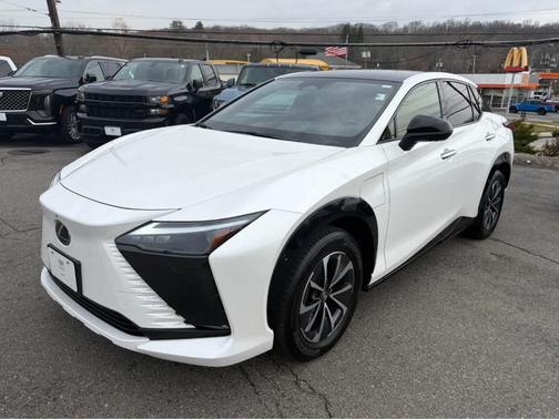 Eminent White Pearl 2024 Lexus RZ 450e Premium