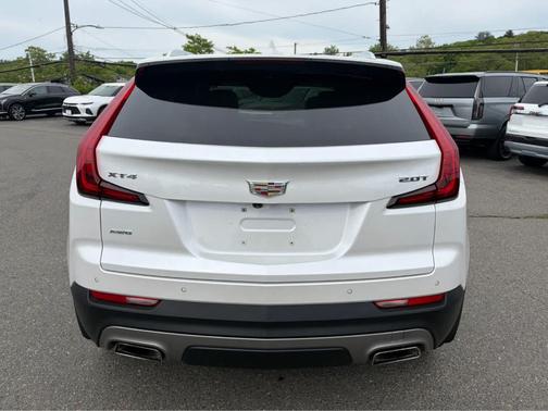 Crystal White Tri-Coat 2019 Cadillac XT4 Premium Luxury