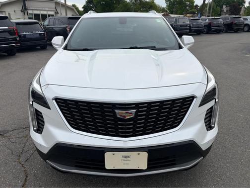 Crystal White Tri-Coat 2019 Cadillac XT4 Premium Luxury