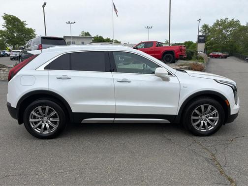 Crystal White Tri-Coat 2019 Cadillac XT4 Premium Luxury