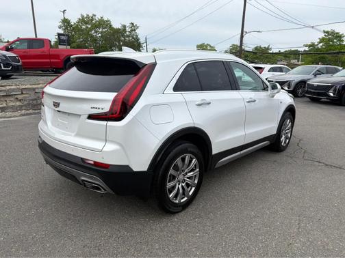 Crystal White Tri-Coat 2019 Cadillac XT4 Premium Luxury