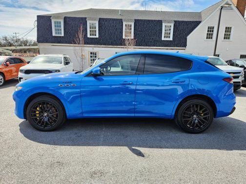 2022 Maserati Levante Tributo