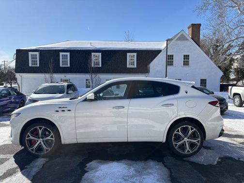 2022 Maserati Levante Modena