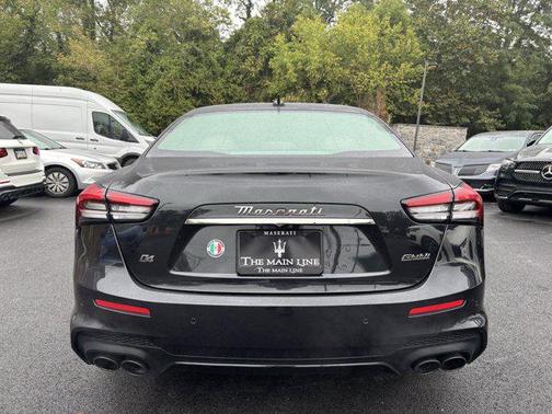 2022 Maserati Ghibli Modena Q4