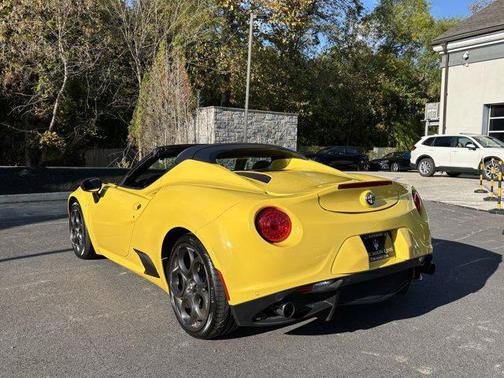 2016 Alfa Romeo 4C Base